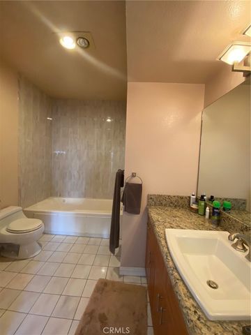 14919 Dickens Street 105, Sherman Oaks, CA 91403