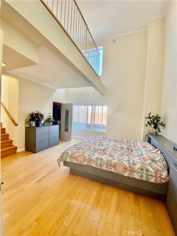 14919 Dickens Street 105, Sherman Oaks, CA 91403