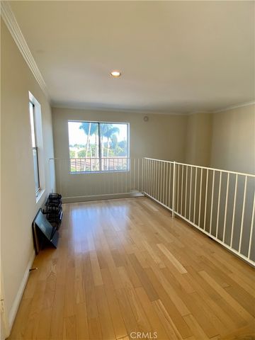 14919 Dickens Street 105, Sherman Oaks, CA 91403