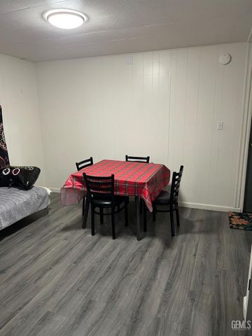 6201 Wible Road 12, Bakersfield, CA 93313
