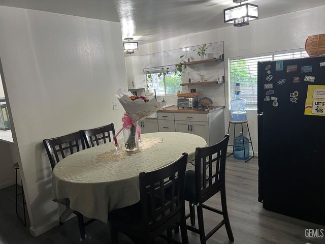 6201 Wible Road 12, Bakersfield, CA 93313