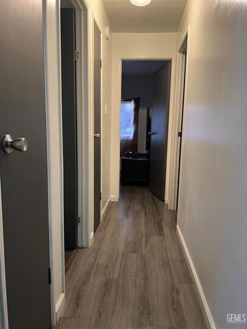 6201 Wible Road 12, Bakersfield, CA 93313