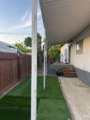 6201 Wible Road 12, Bakersfield, CA 93313