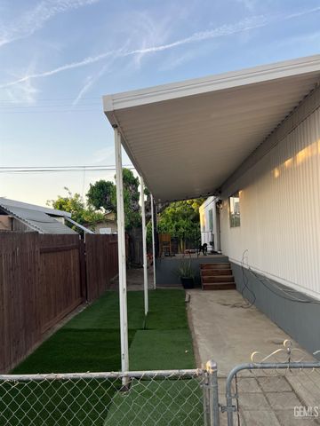 6201 Wible Road 12, Bakersfield, CA 93313