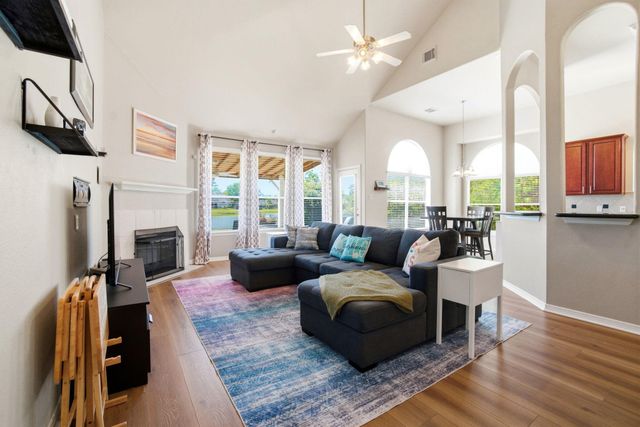 9203 E Lakeside Drive, Magnolia, TX 77354