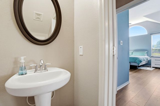 9203 E Lakeside Drive, Magnolia, TX 77354