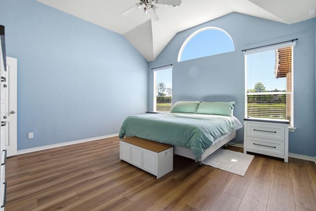 9203 E Lakeside Drive, Magnolia, TX 77354