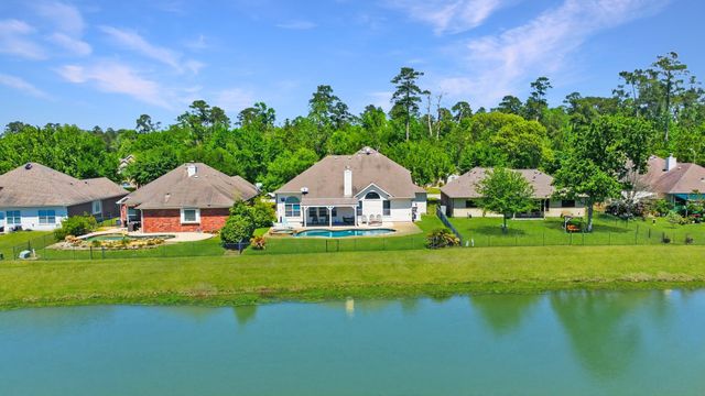 9203 E Lakeside Drive, Magnolia, TX 77354