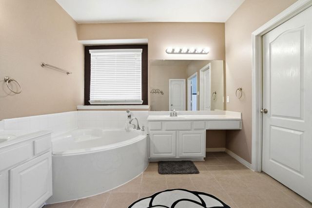 9203 E Lakeside Drive, Magnolia, TX 77354