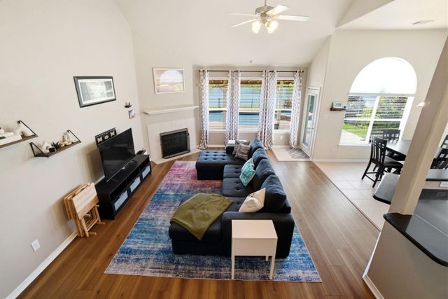 9203 E Lakeside Drive, Magnolia, TX 77354