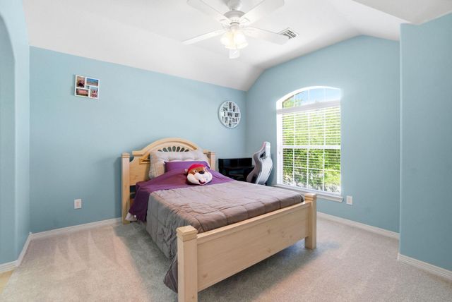 9203 E Lakeside Drive, Magnolia, TX 77354