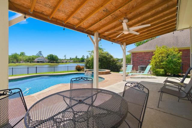 9203 E Lakeside Drive, Magnolia, TX 77354