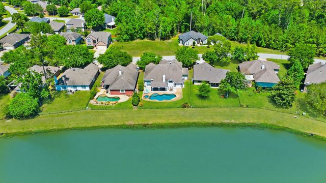 9203 E Lakeside Drive, Magnolia, TX 77354