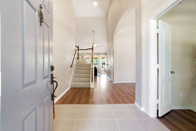 9203 E Lakeside Drive, Magnolia, TX 77354