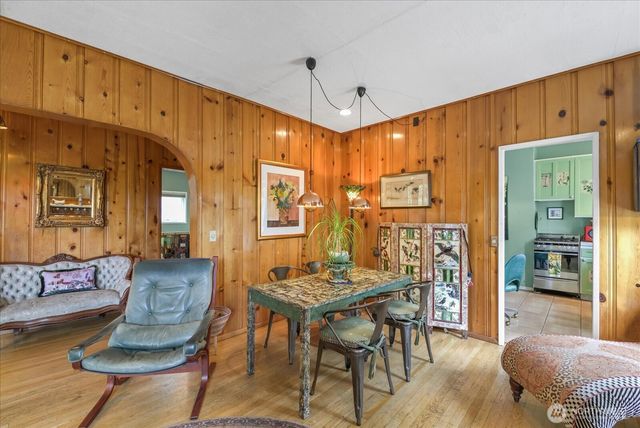 5833 Woodlawn Avenue N, Seattle, WA 98103