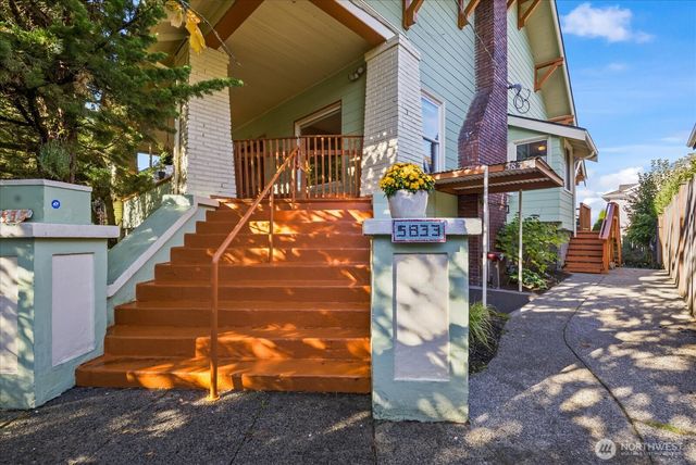 5833 Woodlawn Avenue N, Seattle, WA 98103