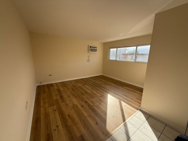 5758 35th Street 201, Cicero, IL 60609