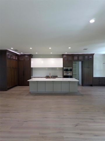 5104 W EVELYN DRIVE, Tampa, FL 33609