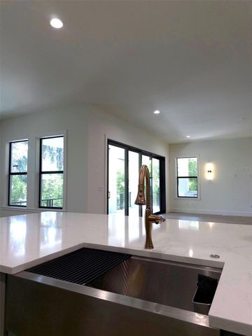 5104 W EVELYN DRIVE, Tampa, FL 33609