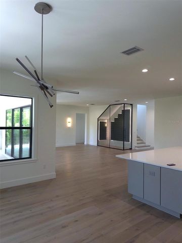 5104 W EVELYN DRIVE, Tampa, FL 33609