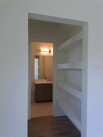 5104 W EVELYN DRIVE, Tampa, FL 33609