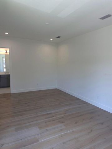 5104 W EVELYN DRIVE, Tampa, FL 33609