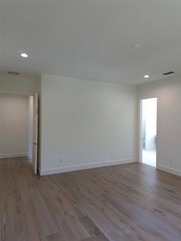 5104 W EVELYN DRIVE, Tampa, FL 33609