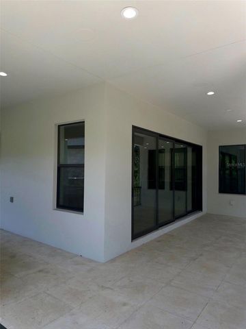 5104 W EVELYN DRIVE, Tampa, FL 33609