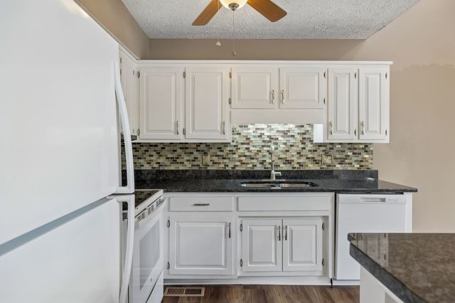 129 Cherry Hill Dr Apt 16C, Hendersonville, TN 37075