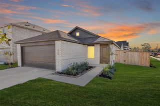 906 Lago Laceno Lane, Huffman, TX 77336