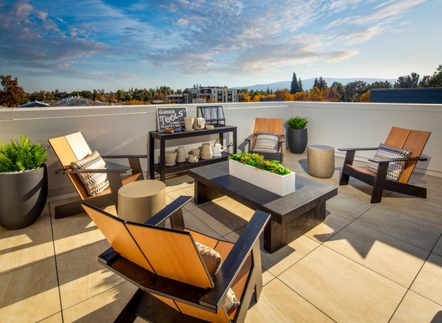 100 Koa Court, Palo Alto, CA 94306
