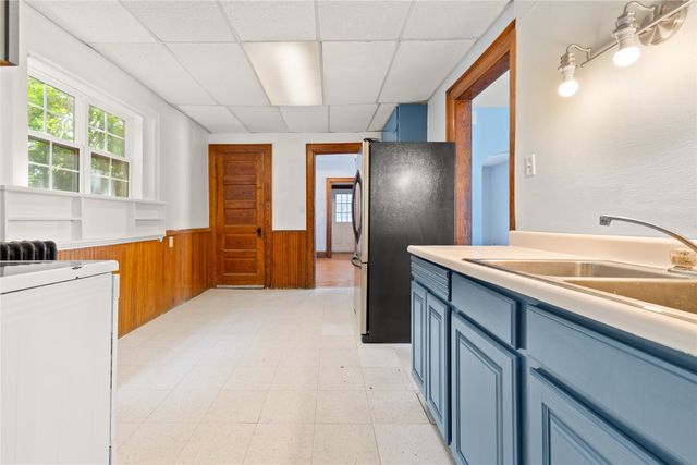 2205 WAYNE Street, Erie, PA 16503