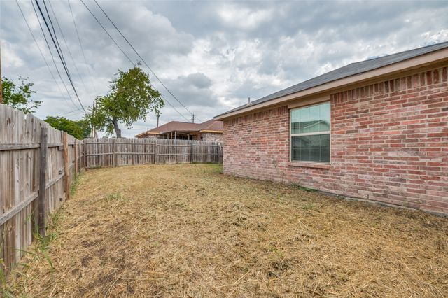 1939 Naira Drive, Dallas, TX 75217