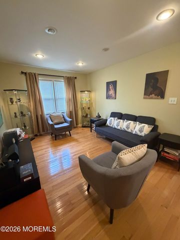 652 Holly Lane, North Brunswick, NJ 08902
