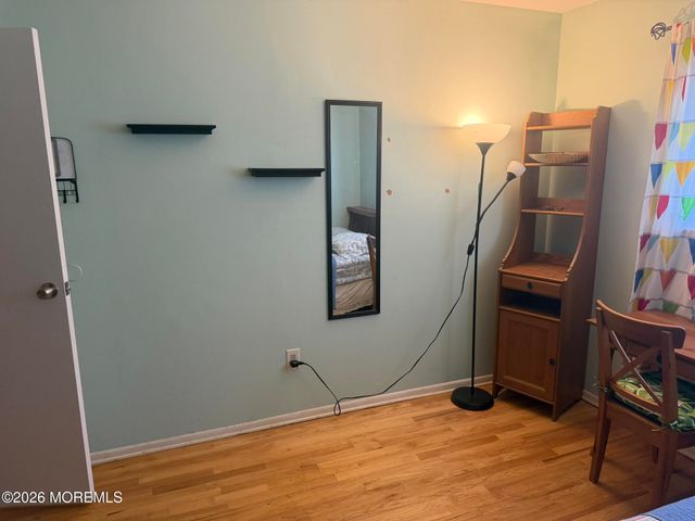 652 Holly Lane, North Brunswick, NJ 08902
