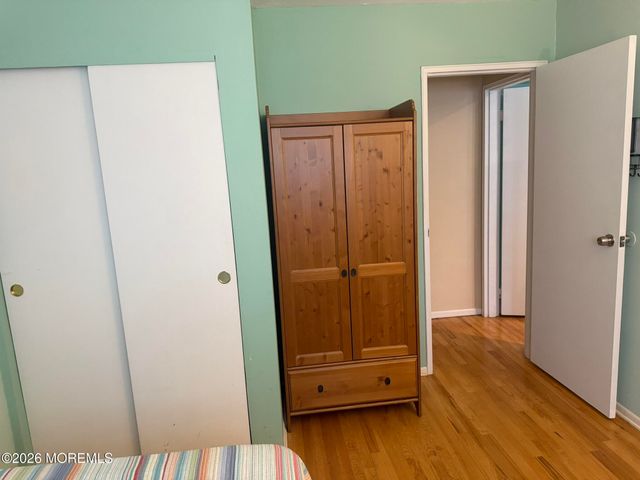 652 Holly Lane, North Brunswick, NJ 08902