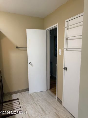 652 Holly Lane, North Brunswick, NJ 08902