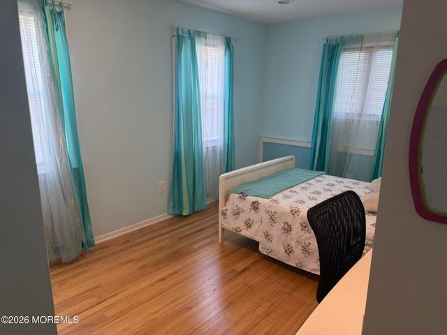 652 Holly Lane, North Brunswick, NJ 08902