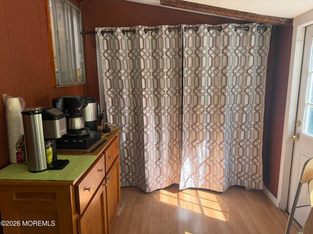 652 Holly Lane, North Brunswick, NJ 08902