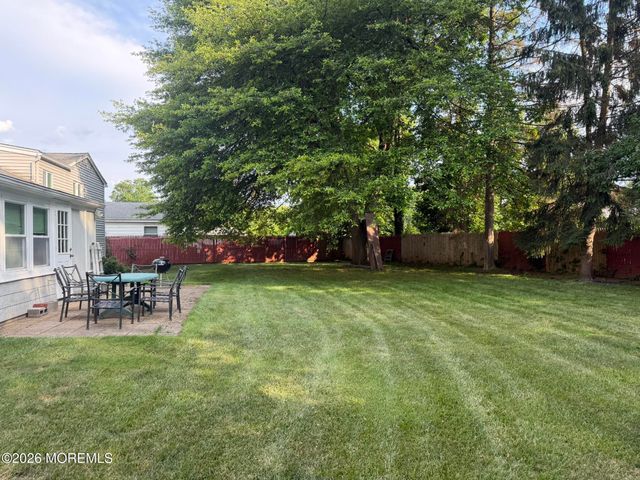 652 Holly Lane, North Brunswick, NJ 08902