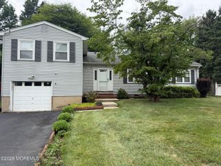 652 Holly Lane, North Brunswick, NJ 08902
