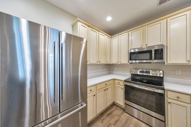 530 Georgia Way, Woodstock, GA 30188