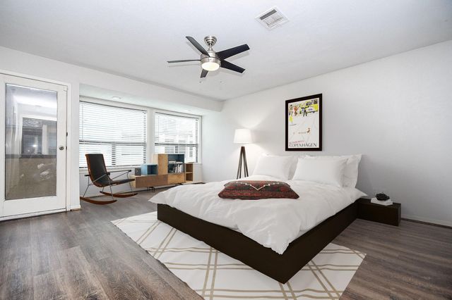 1116 Bering Drive 4, Houston, TX 77057