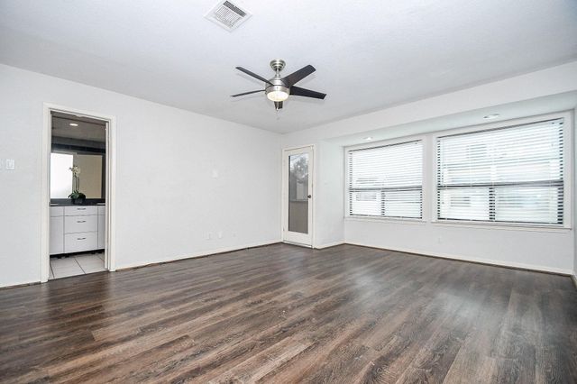 1116 Bering Drive 4, Houston, TX 77057