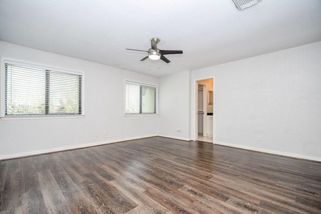 1116 Bering Drive 4, Houston, TX 77057