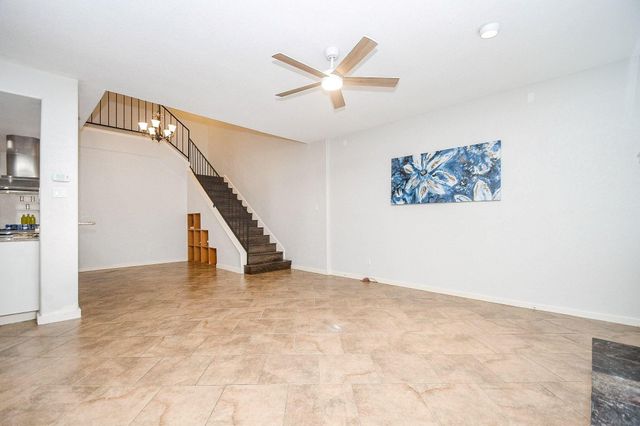 1116 Bering Drive 4, Houston, TX 77057