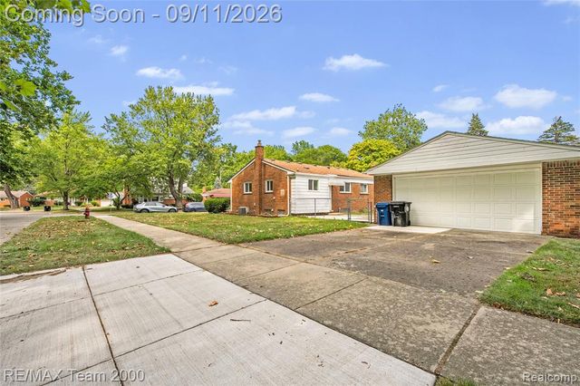 14141 Rockland Street, Redford, MI 48239