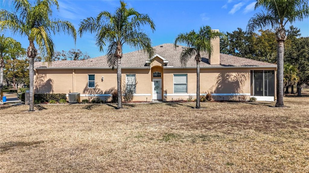 Image 11 of property listing at 12014 TOURNAMENT VIEW AVENUE, New Port Richey, FL 34654