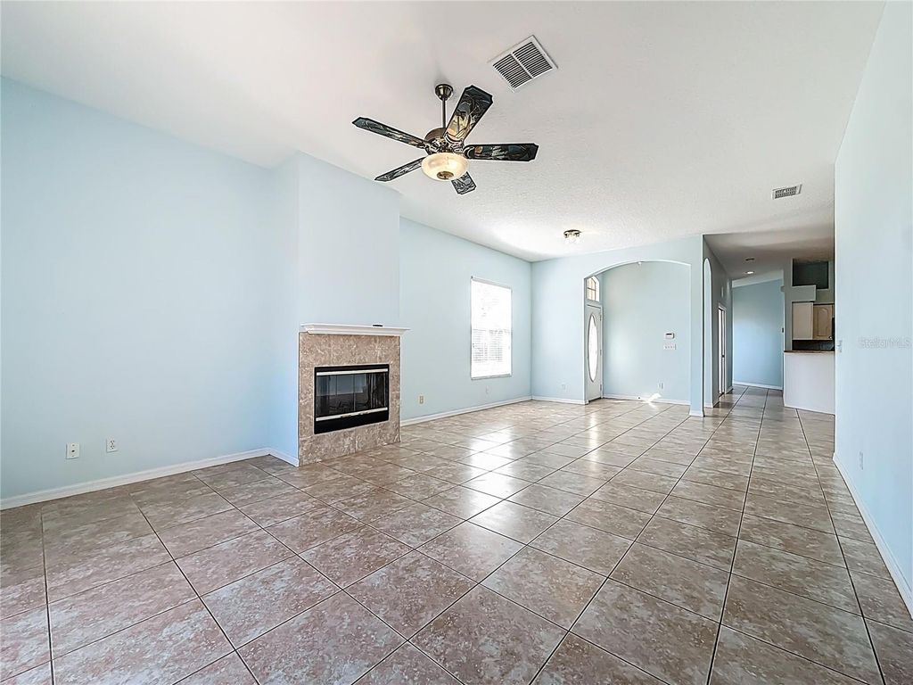 Image 20 of property listing at 12014 TOURNAMENT VIEW AVENUE, New Port Richey, FL 34654
