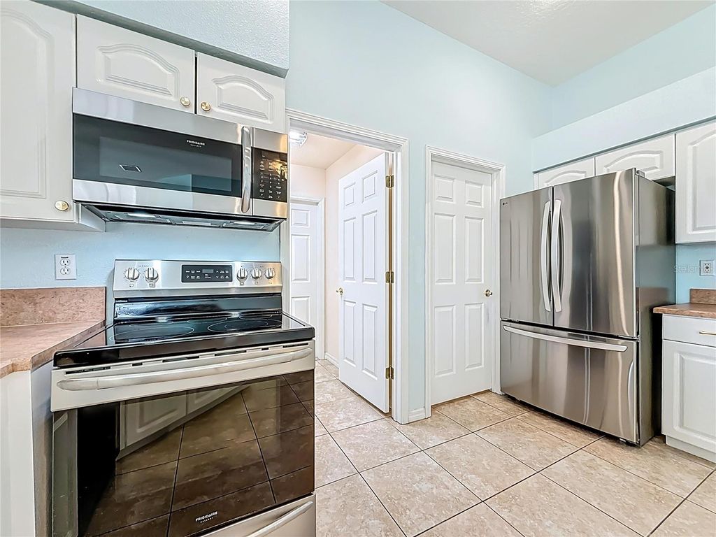 Image 30 of property listing at 12014 TOURNAMENT VIEW AVENUE, New Port Richey, FL 34654